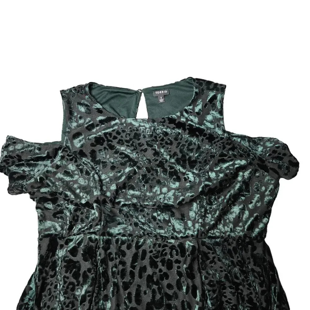 Torrid Green Velvet Burnout Cold Shoulder Skater Dress - Picture 4 of 4